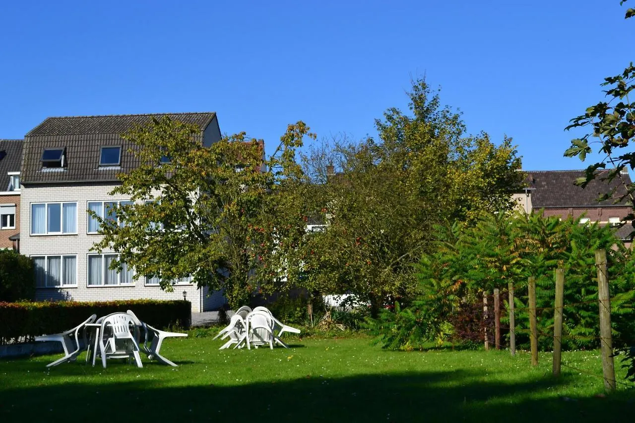 Hotel Lahaye contacts